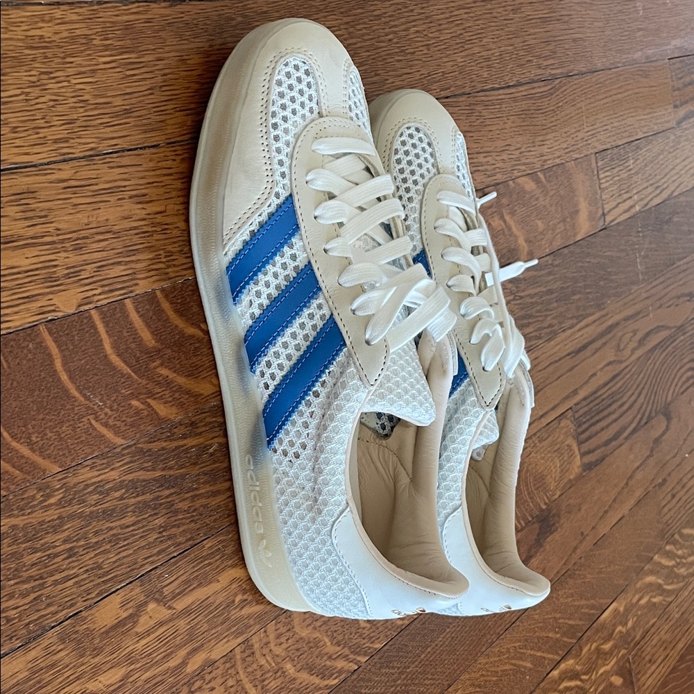 Adidas Gazelle Indoor (Offwhite/Focus Blue/Warm Vanilla)